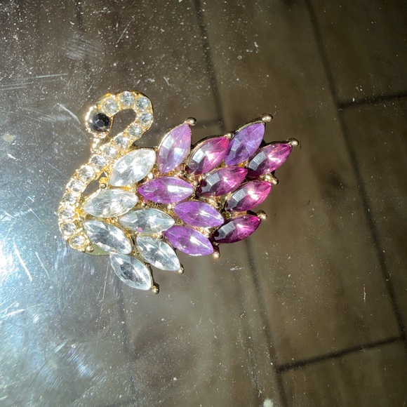 Jewelry - Swan Brooch with Purple and Clear Crystals